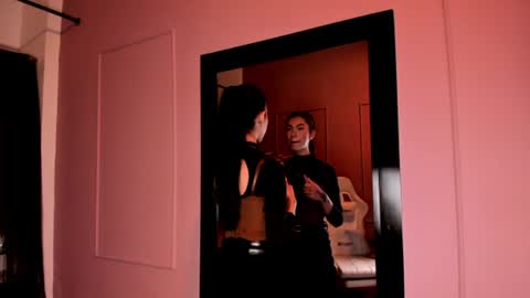 Snapshot of pamelaascott chatting on 06-20-26, 04:15 P A M online show from 06-20-26, 04:15
