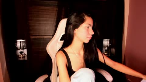 Snapshot of pamelaascott chatting on 07-16-26, 04:18 P A M online show from 07-16-26, 04:18