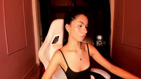 Snapshot of pamelaascott chatting on 07-18-26, 04:16 P A M online show from 07-18-26, 04:16