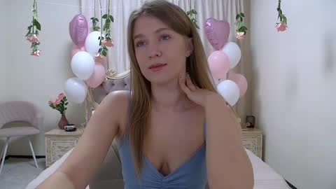 Snapshot of pamelablair chatting on 02-18-25, 06:04 Pamela Blair online show from 02-18-25, 06:04