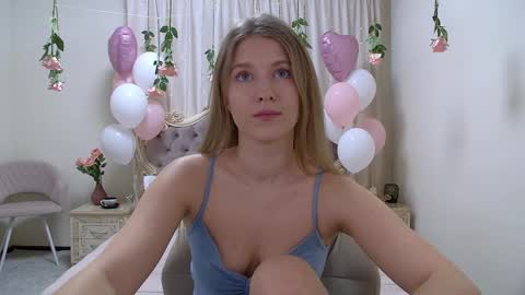 Snapshot of pamelablair chatting on 02-18-25, 09:43 Pamela Blair online show from 02-18-25, 09:43