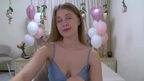 Snapshot of pamelablair chatting on 02-18-25, 04:26 Pamela Blair online show from 02-18-25, 04:26