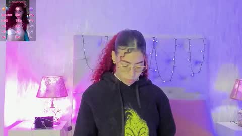 Snapshot of pamelamiler_ chatting on 11-05-25, 11:43 TELL ME PAMELLA AND GIVE ME A GOOD GRADE ITS IMPORTANT online show from 11-05-25, 11:43