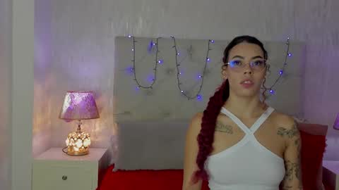 Snapshot of pamelamiler_ chatting on 01-18-26, 02:10 TELL ME PAMELLA AND GIVE ME A GOOD GRADE ITS IMPORTANT online show from 01-18-26, 02:10