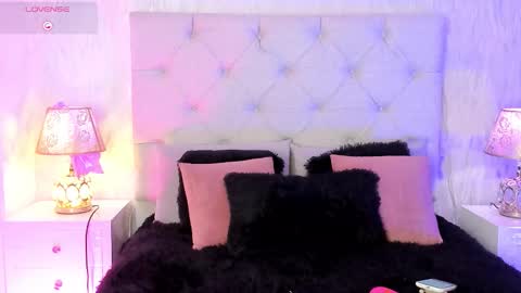 Snapshot of pamelamiler_ chatting on 02-20-26, 12:05 TELL ME PAMELLA AND GIVE ME A GOOD GRADE ITS IMPORTANT online show from 02-20-26, 12:05