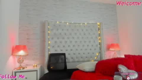 Snapshot of pamelamiler_ chatting on 05-13-26, 06:05 TELL ME PAMELLA AND GIVE ME A GOOD GRADE ITS IMPORTANT online show from 05-13-26, 06:05
