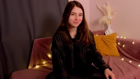 Snapshot of pamilarakestraw chatting on 10-30-25, 07:47 daniella online show from 10-30-25, 07:47