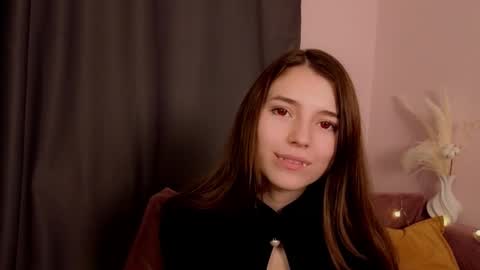 Snapshot of pamilarakestraw chatting on 10-31-25, 07:37 daniella online show from 10-31-25, 07:37