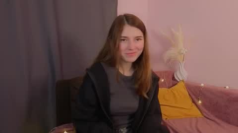 Snapshot of pamilarakestraw chatting on 11-04-25, 07:35 daniella online show from 11-04-25, 07:35