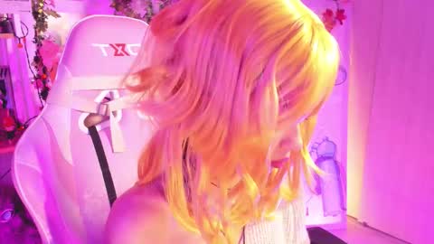 Snapshot of pamiruss0_ chatting on 02-04-26, 03:56 Instagram Thanks to Deathmemor for being a constant fan for 6 months really thank you very much online show from 02-04-26, 03:56