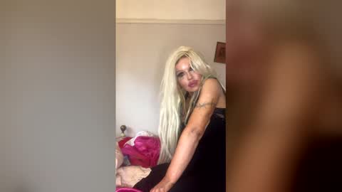 Snapshot of pammybarbwire chatting on 05-11-26, 06:16 Pammy Barbwire online show from 05-11-26, 06:16
