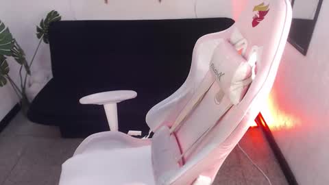 Snapshot of panter_sex chatting on 10-18-25, 02:47 panter_sex online show from 10-18-25, 02:47