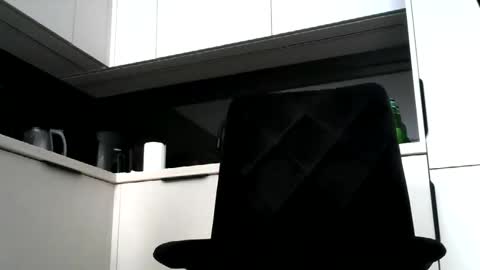 Pantyhose man online show from 06-01-26, 05:53