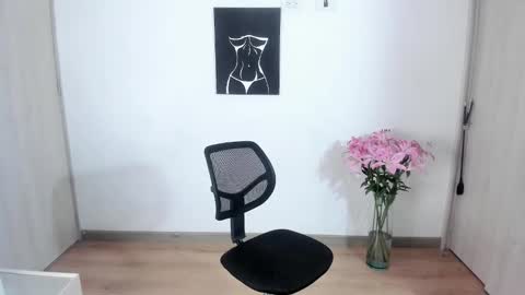 Snapshot of pao_thebigclit chatting on 09-13-25, 10:09 Paolita online show from 09-13-25, 10:09