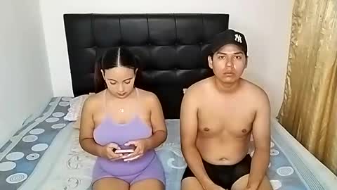 Snapshot of paola_835068 chatting on 03-12-25, 03:02 Paola 23 and Andres 25 online show from 03-12-25, 03:02