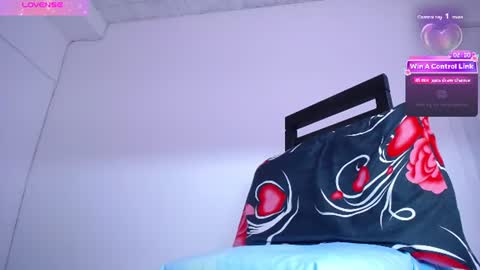 Snapshot of paola_ferrer chatting on 06-18-26, 04:33 paola online show from 06-18-26, 04:33