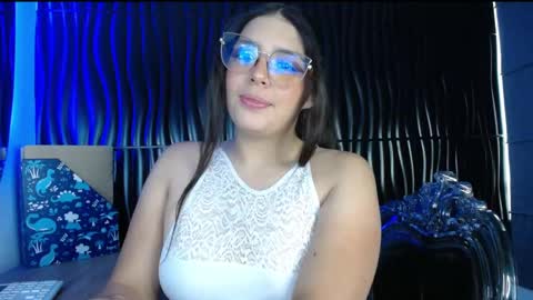 Paola Lyon online show from 02-05-25, 07:31