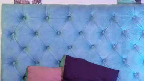 Paola Lyon online show from 09-20-25, 05:14