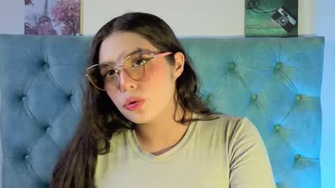 Paola Lyon online show from 09-25-25, 06:55