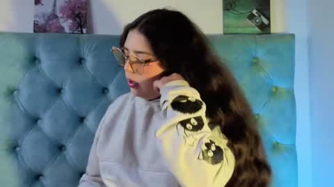 Paola Lyon online show from 09-29-25, 12:21