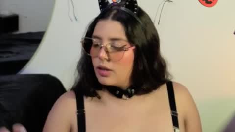 Paola Lyon online show from 10-17-25, 08:33