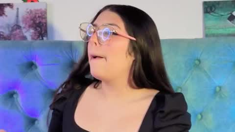 Paola Lyon online show from 11-07-25, 01:00