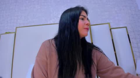 Paola  online show from 09-17-25, 11:34