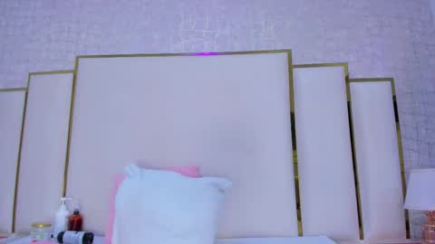 Paola  online show from 10-14-25, 11:33