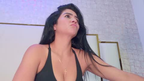 Snapshot of paolaa_rodriguez chatting on 07-18-26, 12:20 Paola online show from 07-18-26, 12:20