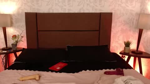 paolagh_ online show from 02-01-26, 03:38