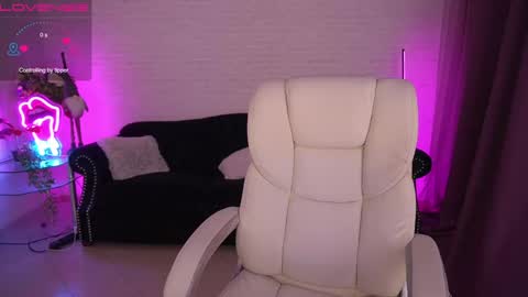 Snapshot of paolamola chatting on 12-20-24, 03:53 Lia online show from 12-20-24, 03:53