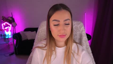 Snapshot of paolamola chatting on 12-22-24, 01:55 Lia online show from 12-22-24, 01:55