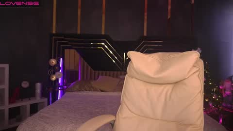 Snapshot of paolamola chatting on 01-06-25, 11:18 Lia online show from 01-06-25, 11:18