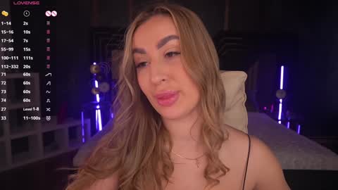 Snapshot of paolamola chatting on 01-21-25, 07:47 Lia online show from 01-21-25, 07:47