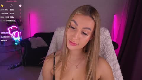 Snapshot of paolamola chatting on 01-23-25, 02:17 Lia online show from 01-23-25, 02:17