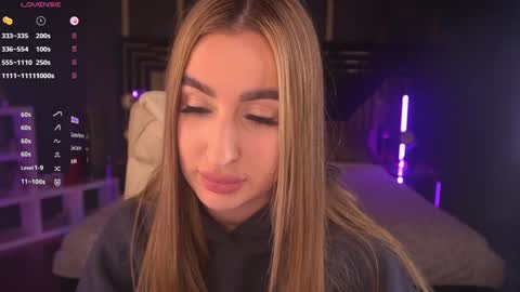 Snapshot of paolamola chatting on 01-26-25, 11:50 Lia online show from 01-26-25, 11:50