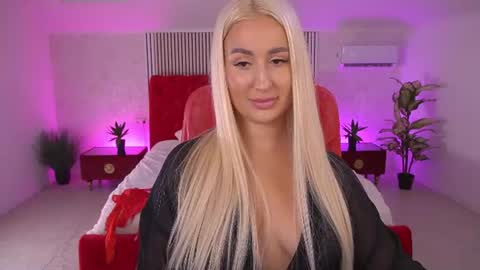 Lia online show from 06-19-26, 03:16