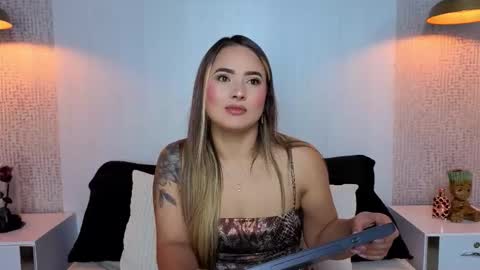 paolarey_ online show from 02-18-26, 10:39