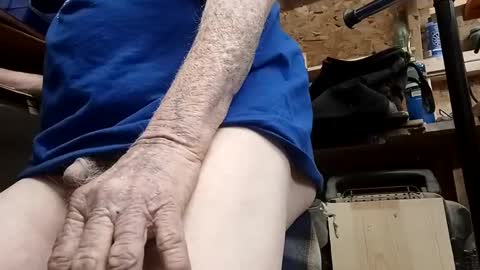 Snapshot of papajb70 chatting on 02-19-25, 04:01 papajb70 online show from 02-19-25, 04:01