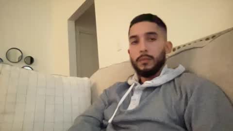 Snapshot of papicubano_guapo23cm chatting on 12-31-24, 02:51 papicubano_guapo23cm online show from 12-31-24, 02:51