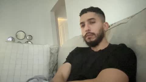 Snapshot of papicubano_guapo23cm chatting on 01-02-25, 02:13 papicubano_guapo23cm online show from 01-02-25, 02:13