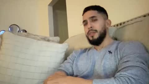 Snapshot of papicubano_guapo23cm chatting on 02-23-25, 06:07 papicubano_guapo23cm online show from 02-23-25, 06:07