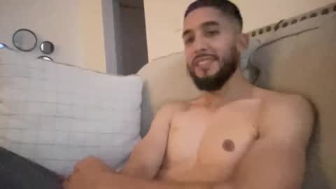 Snapshot of papicubano_guapo23cm chatting on 10-06-25, 06:33 papicubano_guapo23cm online show from 10-06-25, 06:33