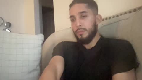 Snapshot of papicubano_guapo23cm chatting on 10-24-25, 05:26 papicubano_guapo23cm online show from 10-24-25, 05:26