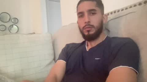 Snapshot of papicubano_guapo23cm chatting on 10-25-25, 05:19 papicubano_guapo23cm online show from 10-25-25, 05:19