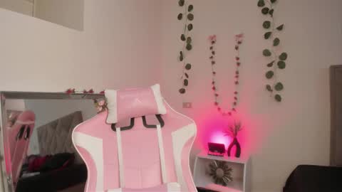 Paprika online show from 09-27-25, 05:40