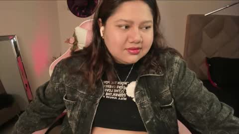 Snapshot of paprik_ chatting on 11-16-25, 06:02 Paprika online show from 11-16-25, 06:02