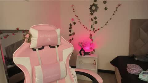 Snapshot of paprik_ chatting on 11-23-25, 06:19 Paprika online show from 11-23-25, 06:19