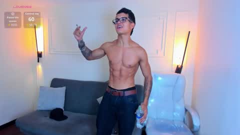 Snapshot of paradise_boy_s chatting on 10-27-25, 10:47 Ryan And Casper online show from 10-27-25, 10:47