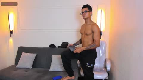 Snapshot of paradise_boy_s chatting on 11-26-25, 03:02 Ryan And Casper online show from 11-26-25, 03:02